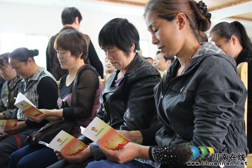 兆雅镇:318名群众参加法律讲座(图2) 兆雅镇:318名群众参加法律讲座(图2)