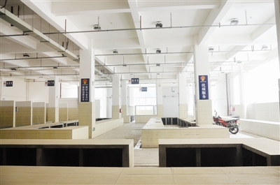 建而难用:酒都农贸市场 还在等什么?(图1) 建而难用:酒都农贸市场 还在等什么?(图1)