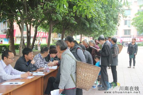 喻寺镇：纪委联合大接访&nbsp;体察民情顺民意(图1)