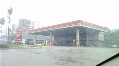 宜宾:记者暗访加油站和公交车 发现问题大堆(图3) 宜宾:记者暗访加油站和公交车 发现问题大堆(图3)