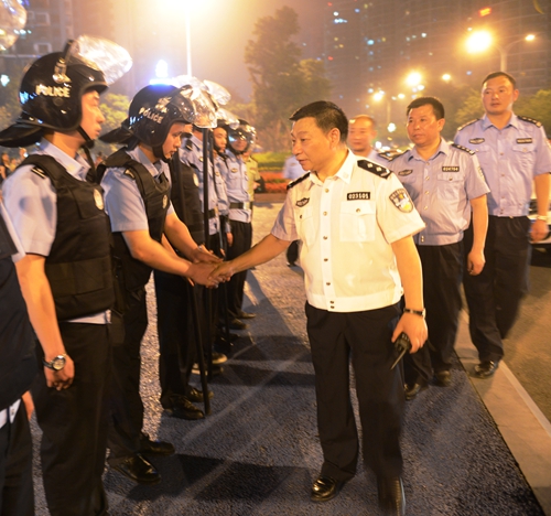 泸州启动为期两个月反恐防暴集中整治行动(图4) 泸州启动为期两个月反恐防暴集中整治行动(图4)