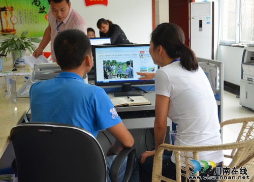 华阳街道:掀起学习杜晓刚先进事迹热潮(图1) 华阳街道:掀起学习杜晓刚先进事迹热潮(图1)