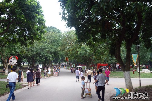 张坝桂圆林旅游景区荣膺"国家4A级旅游景区"(图2) 张坝桂圆林旅游景区荣膺"国家4A级旅游景区"(图2)