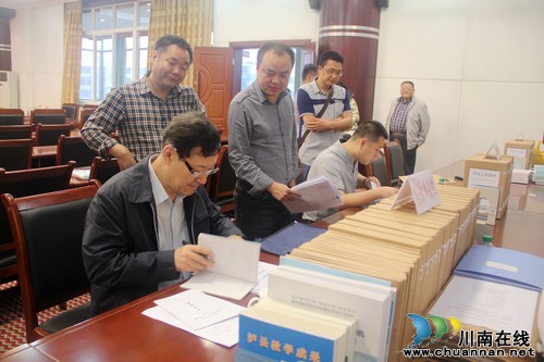 泸县创建全国义务教育发展基本均衡县接受国家督导组检查验收(图2) 泸县创建全国义务教育发展基本均衡县接受国家督导组检查验收(图2)
