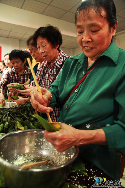 泸州:“爱心粽子”迎端午(图4)