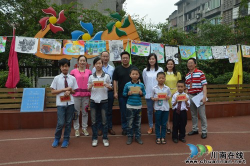 大山坪街道：“六一”前夕走访慰问辖区中小学(图1)