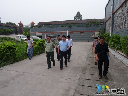 潮河镇：“三保”落实酒类企业自动灭火系统安装工作(图1)