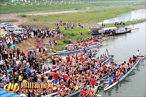 宜宾南溪赛龙舟抢鸭子预演&nbsp;端午节正式开赛(图1)