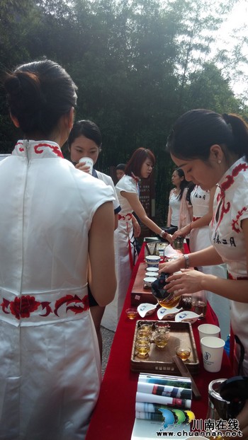 "早春二月"特早茶亮相川林会 受到好评(图6) "早春二月"特早茶亮相川林会 受到好评(图6)