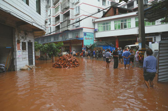 江安暴雨致22880人受灾 360人凌晨转移(图)(图1) 江安暴雨致22880人受灾 360人凌晨转移(图)(图1)