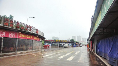 灰尘多人气不旺&nbsp;宜宾“好吃街”将搬新家(图1)