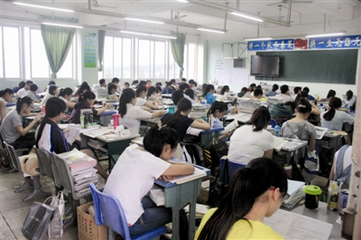 宜宾41个部门通力护航高考&nbsp;倡议:让出绿色通道(图2)