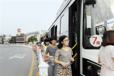 ［宜宾高考］无悔青春&nbsp;我们一起加油！(图2)