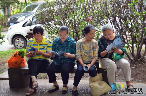 华阳街道：提升物业服务品质，共建和谐美丽小区