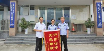 男子乐宜高速路上颅内出血&nbsp;交警两度开道送医