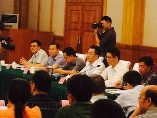 泸州市政府与乐山商行举行银政合作签约(图3) 泸州市政府与乐山商行举行银政合作签约(图3)