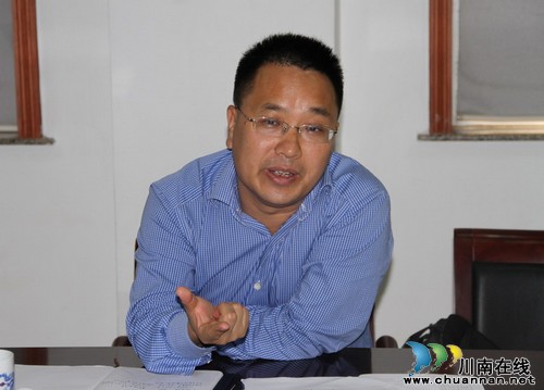 龙马潭区区长曾平调研指导龙马国税税收工作(图3) 龙马潭区区长曾平调研指导龙马国税税收工作(图3)