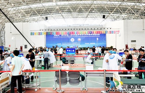泸医附院代表队在省级住院医师临床技能大赛中再获佳绩(图2) 泸医附院代表队在省级住院医师临床技能大赛中再获佳绩(图2)