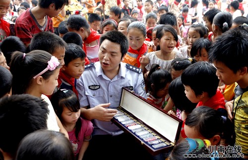 泸州:依法治教的“龙马经验”(图2) 泸州:依法治教的“龙马经验”(图2)