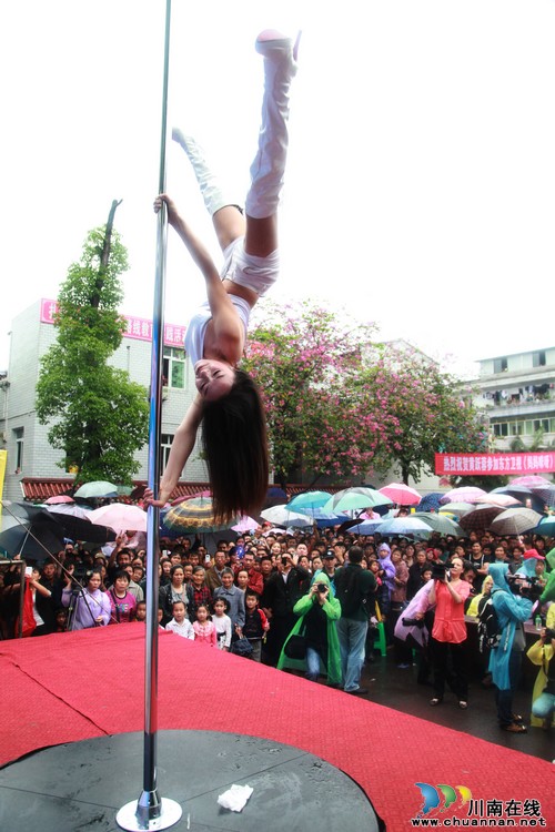 泸州：全国冠军泸县“章子怡”家乡秀绝活(图)(图3)