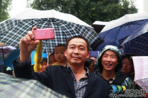 泸州：全国冠军泸县“章子怡”家乡秀绝活(图)(图4)