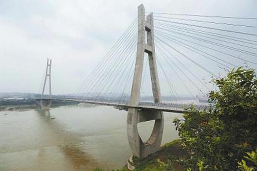 成自泸赤高速29日通车 泸州3.5小时跑拢贵阳(图1) 成自泸赤高速29日通车 泸州3.5小时跑拢贵阳(图1)