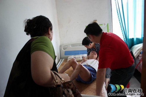 纳溪:网格联系出真情 群众路线惠民生(图2) 纳溪:网格联系出真情 群众路线惠民生(图2)