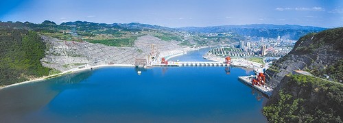 向家坝水电站投产发电 相当于一座三峡电站(图1) 向家坝水电站投产发电 相当于一座三峡电站(图1)