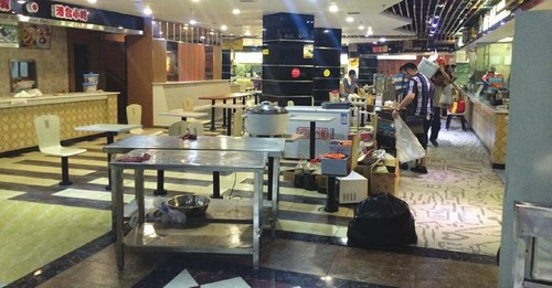 又见老板跑路 内江壹佰加关门商家纷纷撤离(图1) 又见老板跑路 内江壹佰加关门商家纷纷撤离(图1)