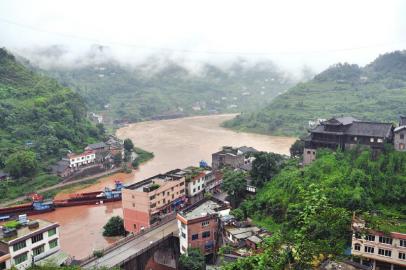 古蔺叙永暴雨 赤水河遇7年最大洪峰(图2) 古蔺叙永暴雨 赤水河遇7年最大洪峰(图2)