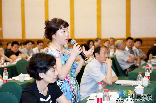 泸医附院成功举办首届巴蜀甲状腺论坛(图4) 泸医附院成功举办首届巴蜀甲状腺论坛(图4)