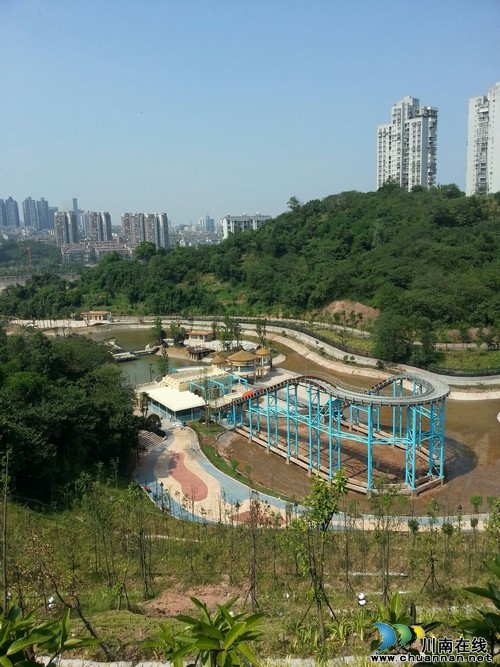 泸州酒城乐园8月双园齐开 嗨翻川南(组图)(图2) 泸州酒城乐园8月双园齐开 嗨翻川南(组图)(图2)