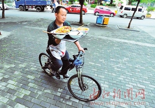 内江:高温天气 催热外卖经济(图1) 内江:高温天气 催热外卖经济(图1)