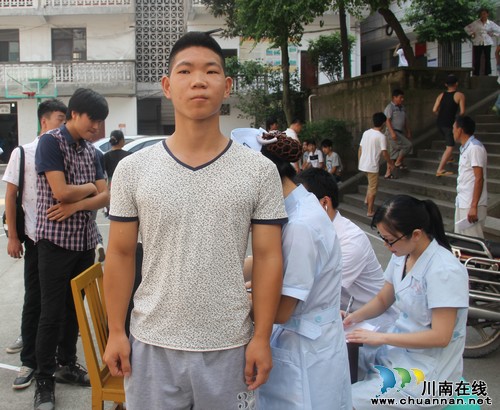 奇峰镇:开展征兵体检工作(图1) 奇峰镇:开展征兵体检工作(图1)