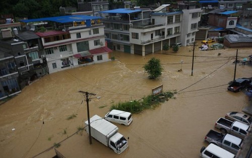 强降雨袭川南部分场镇被淹 已提前转移750人(图2) 强降雨袭川南部分场镇被淹 已提前转移750人(图2)