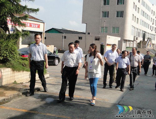 泸州市人大到泸县调研《四川省企业工资集体协商办法》贯彻落实情况(图1) 泸州市人大到泸县调研《四川省企业工资集体协商办法》贯彻落实情况(图1)
