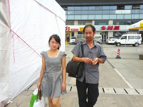 泸州失联女孩回家 愿为一切谎言道歉(图1) 泸州失联女孩回家 愿为一切谎言道歉(图1)