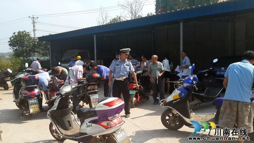 福宝镇:移动车管所开到家门口(图2) 福宝镇:移动车管所开到家门口(图2)