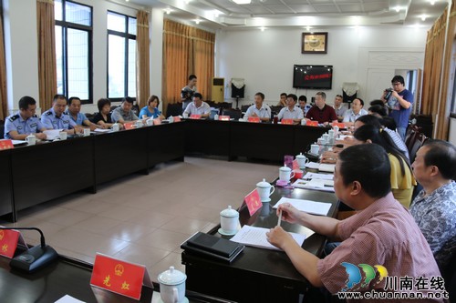 泸州市人大调研合江社会治安状况工作(图1) 泸州市人大调研合江社会治安状况工作(图1)