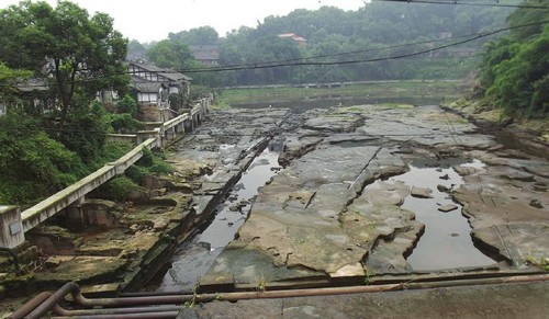 自贡组织专家重走古盐道 艾叶滩船艚见证盐工汗水(图1) 自贡组织专家重走古盐道 艾叶滩船艚见证盐工汗水(图1)