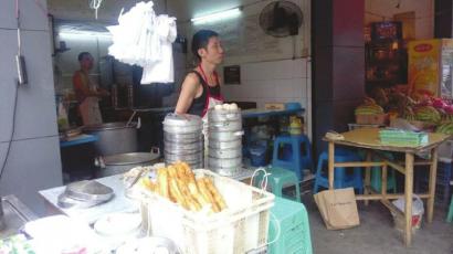 油条铝含量超标 内江一早餐店被罚两千(图1) 油条铝含量超标 内江一早餐店被罚两千(图1)