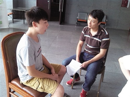 "范长江"登上话剧舞台 首演前或先到内江彩排(图5) "范长江"登上话剧舞台 首演前或先到内江彩排(图5)