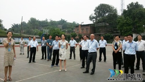 江阳区政府主要领导调研指导义务教育均衡发展工作(图1) 江阳区政府主要领导调研指导义务教育均衡发展工作(图1)