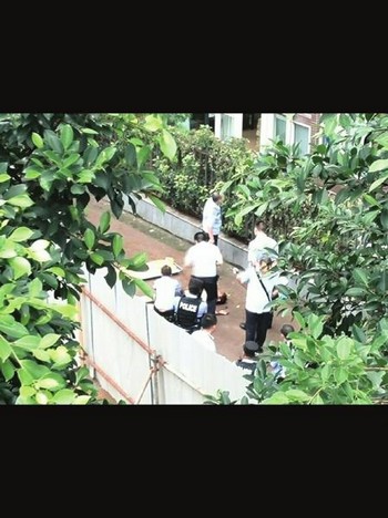 内江一金融公司老总与员工通电话后&nbsp;坠楼身亡(图1)