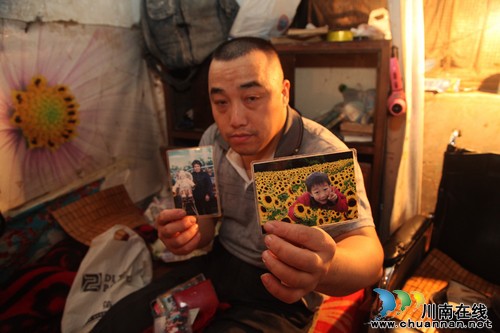 泸州:瘫痪男人渴望站立 残疾身挣钱撑起一个家(图2) 泸州:瘫痪男人渴望站立 残疾身挣钱撑起一个家(图2)