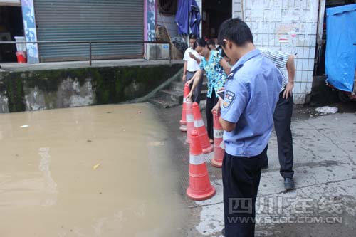 泸州泸县秋雨连降致九曲河水暴涨 两镇遭洪灾(图6) 泸州泸县秋雨连降致九曲河水暴涨 两镇遭洪灾(图6)