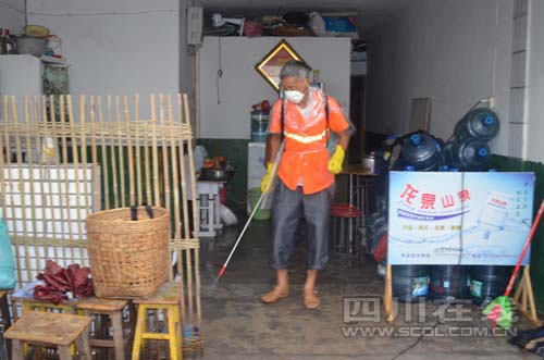 泸州泸县秋雨连降致九曲河水暴涨 两镇遭洪灾(图2) 泸州泸县秋雨连降致九曲河水暴涨 两镇遭洪灾(图2)
