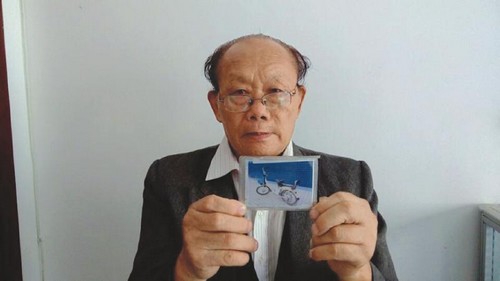 内江扶老疑云续:交警模拟现场 "扶人"者不认可(图2) 内江扶老疑云续:交警模拟现场 "扶人"者不认可(图2)