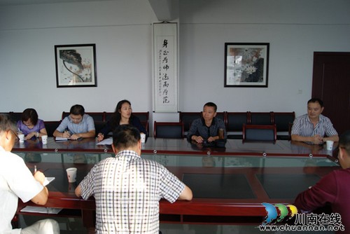 龙马潭区重点建设项目档案检查组莅临泸州十八中(图2)
