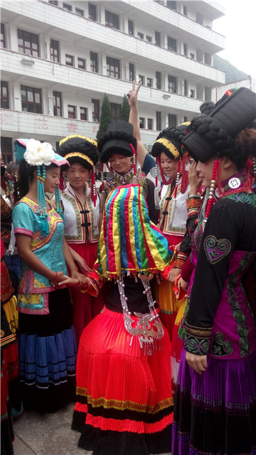 泸州叙永:第三届彝族火把节燃情石厢子(图)(图14) 泸州叙永:第三届彝族火把节燃情石厢子(图)(图14)